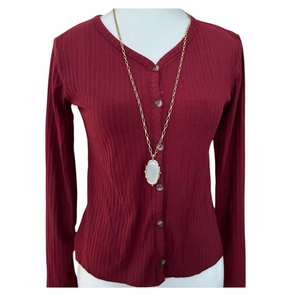 White Fawn Long sleeves blouse size xl red wine color With bottoms  v neck.